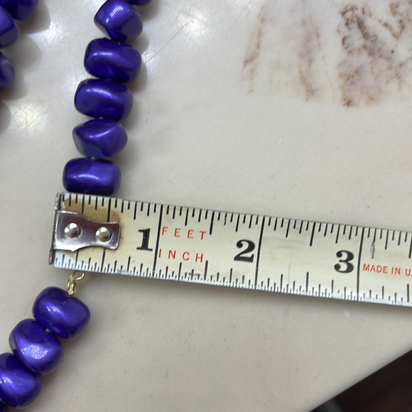 Women’s Chunky Beaded Necklace - Picture 6 of 7